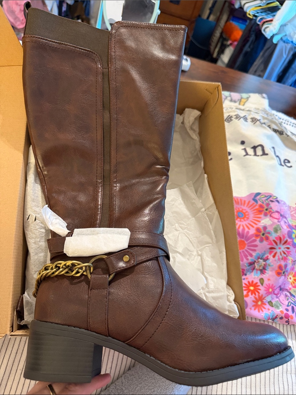 #35 - NEW - Cloudwalker’s Women’s Brown Mid-Calf Boots “Tamara” w/ Chain Accent - Picture 2 of 4
